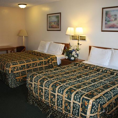 Super 8 By Wyndham Visalia Hotel Buitenkant foto