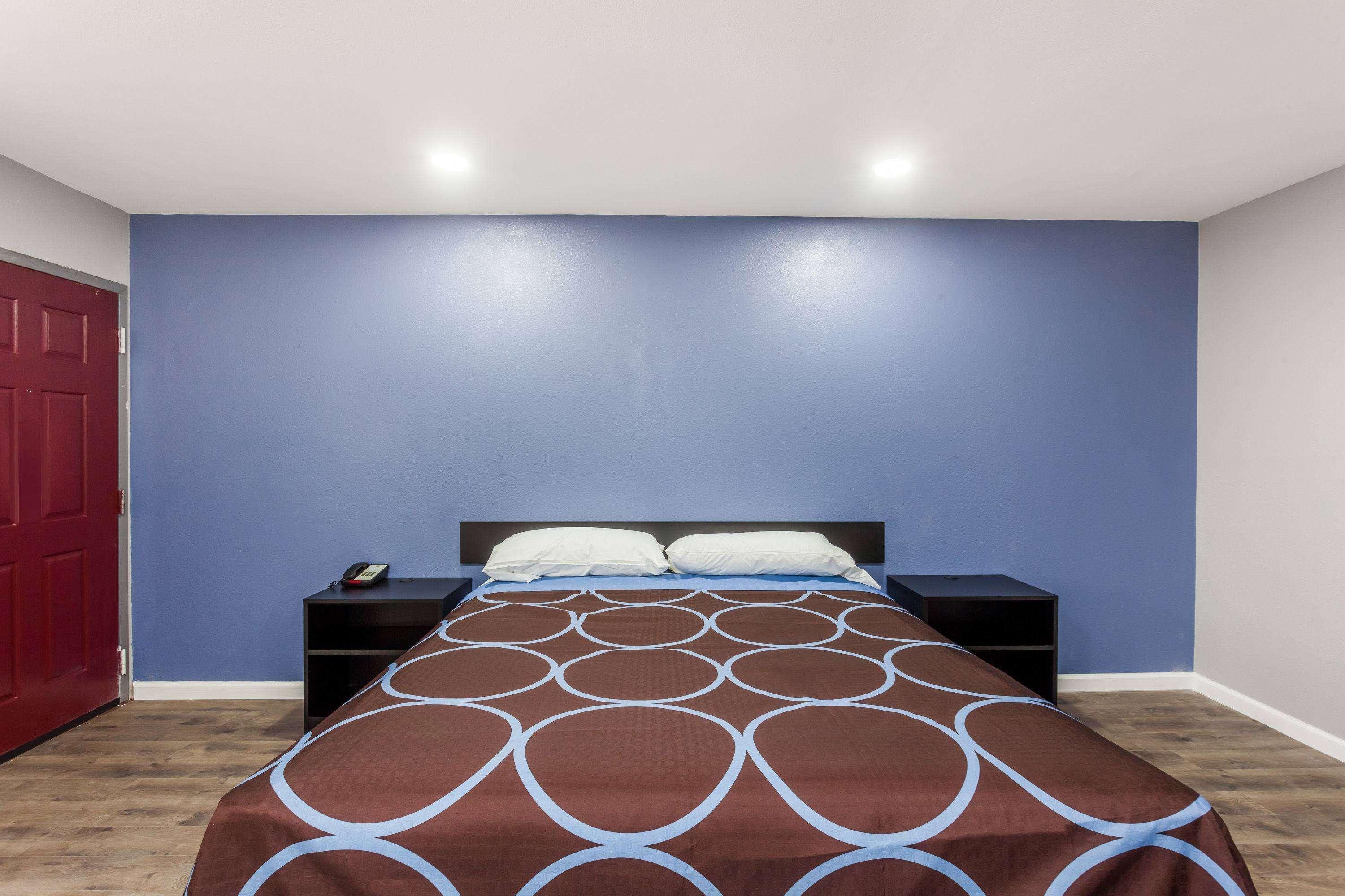 Super 8 By Wyndham Visalia Hotel Buitenkant foto