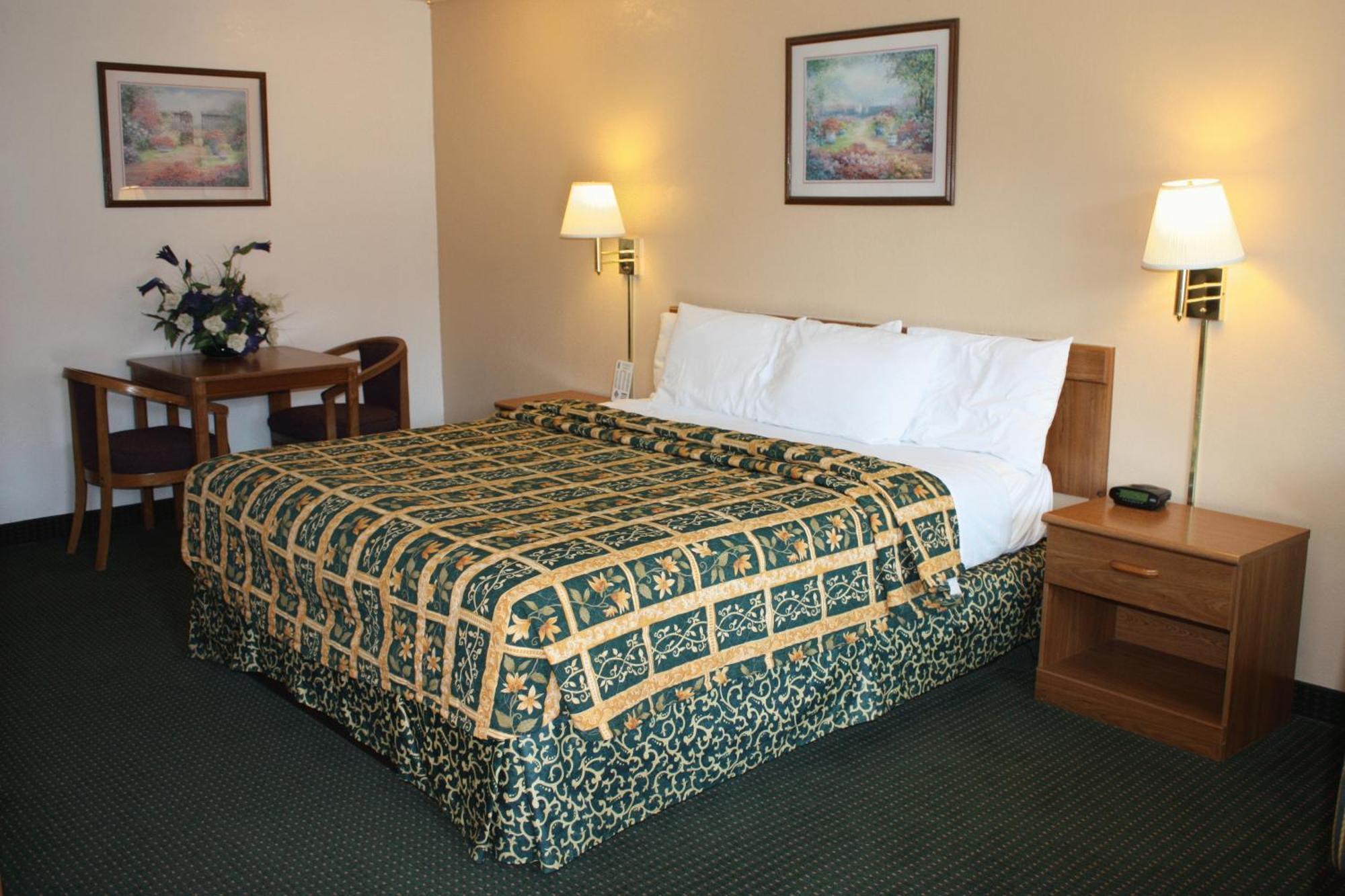 Super 8 By Wyndham Visalia Hotel Buitenkant foto