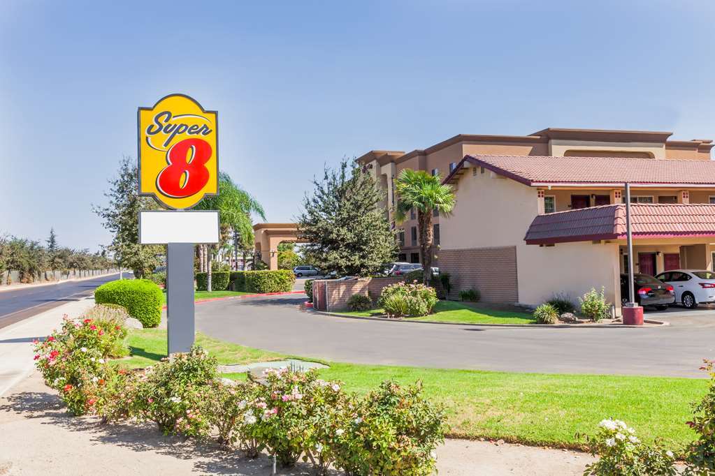 Super 8 By Wyndham Visalia Hotel Buitenkant foto